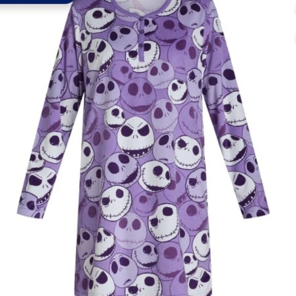 Nightmare Before Christmas Sleep Shirt with Matching Socks - NEW - Picture 1 of 4